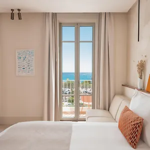 https://hotel-liautaud.fr-provencehotel.com